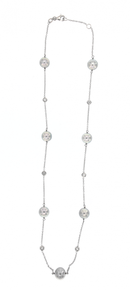 Rosario in oro bianco 18kt con perle akoya 8-8,5mm e diamanti GVS1