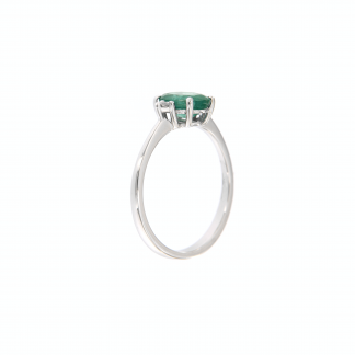 Anello in oro bianco 18kt con smeraldo ovale 8x6mm e diamanti G VS1