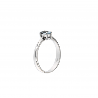 Anello in oro bianco 18kt con acquamarina ovale 6x4mm
