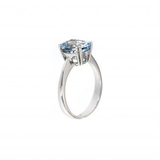 Anello in oro bianco 18kt con acquamarina ovale 10x8mm