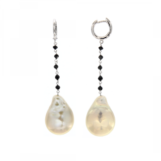 Orecchini in oro bianco 18kt con perla freshwater e diamanti neri