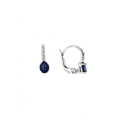 Orecchini in oro bianco 18kt con zaffiro taglio ovale 5x4mm e diamanti GVS1